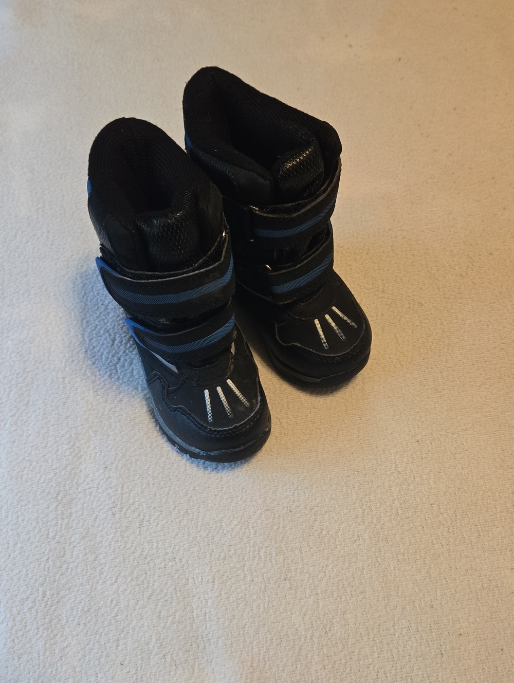 totes Kids Black and Blue Velcro Winter Boots